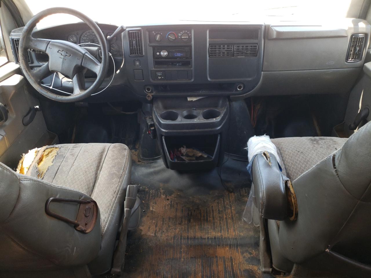 1GCGG25V041142763 2004 Chevrolet Express G2500