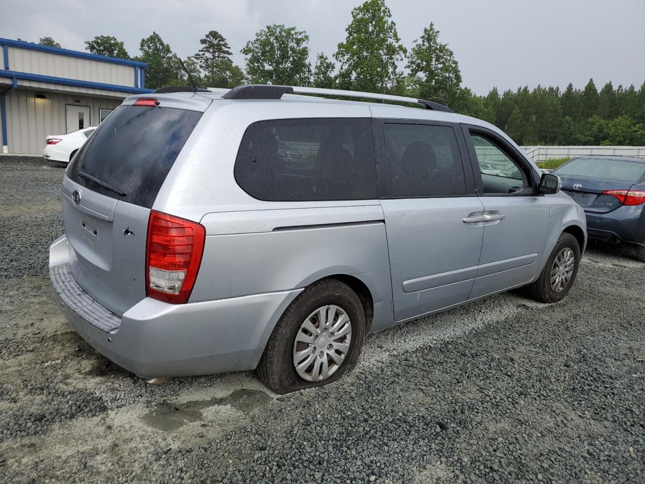 KNDMG4C75B6380188 2011 Kia Sedona Lx