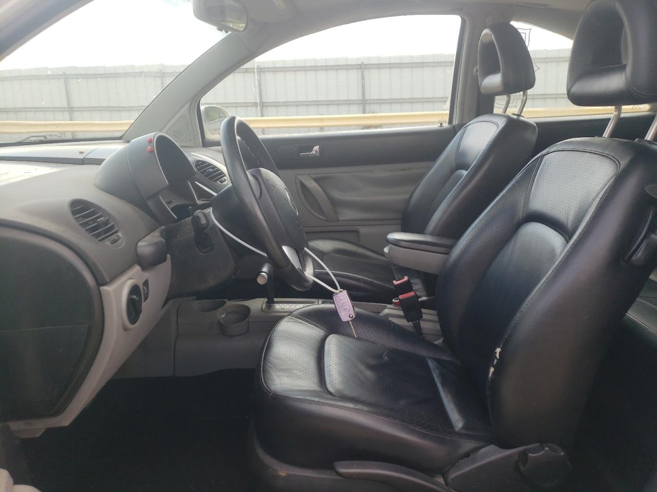 3VWCK21C11M442700 2001 Volkswagen New Beetle Gls