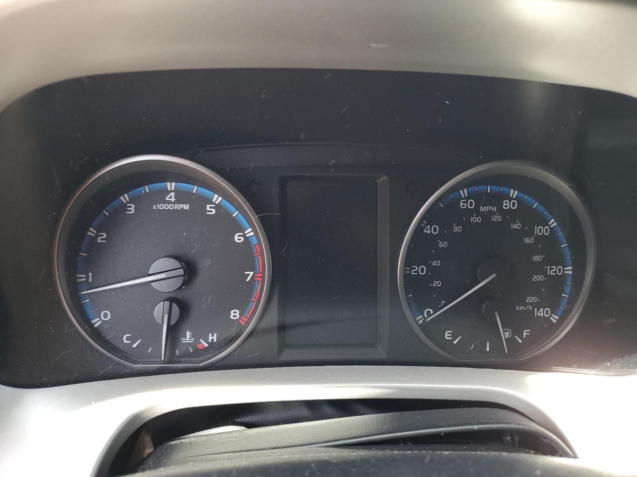 2T3RFREV0HW669617 2017 Toyota Rav4 Xle