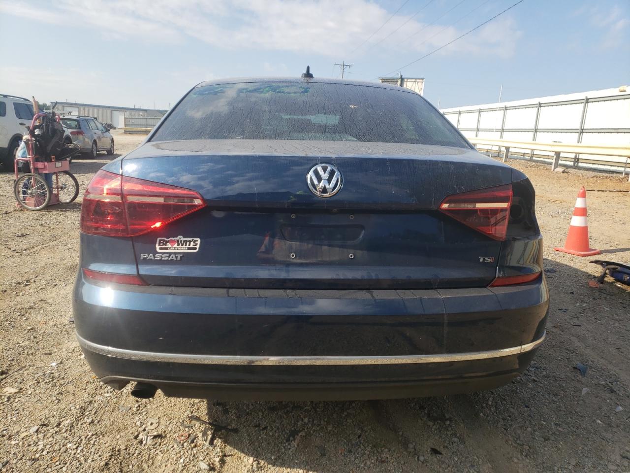 1VWLA7A34KC001680 2019 Volkswagen Passat Wolfsburg