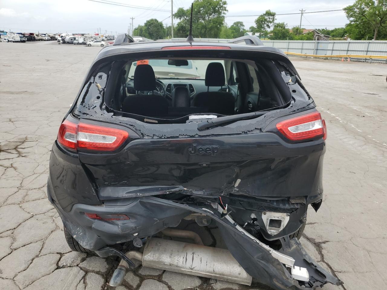 1C4PJMCB8GW117915 2016 Jeep Cherokee Latitude