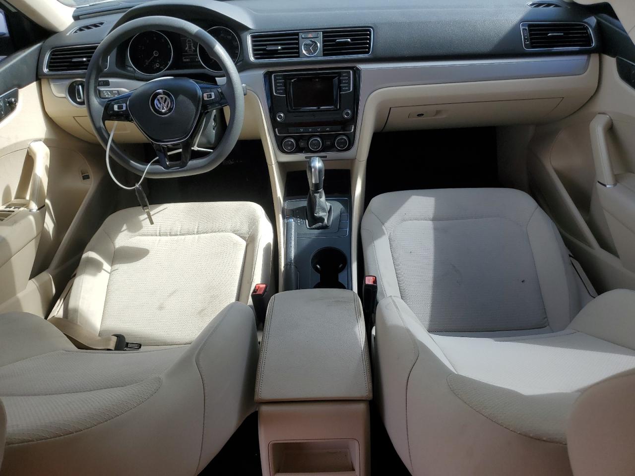 1VWAT7A32HC032968 2017 Volkswagen Passat S