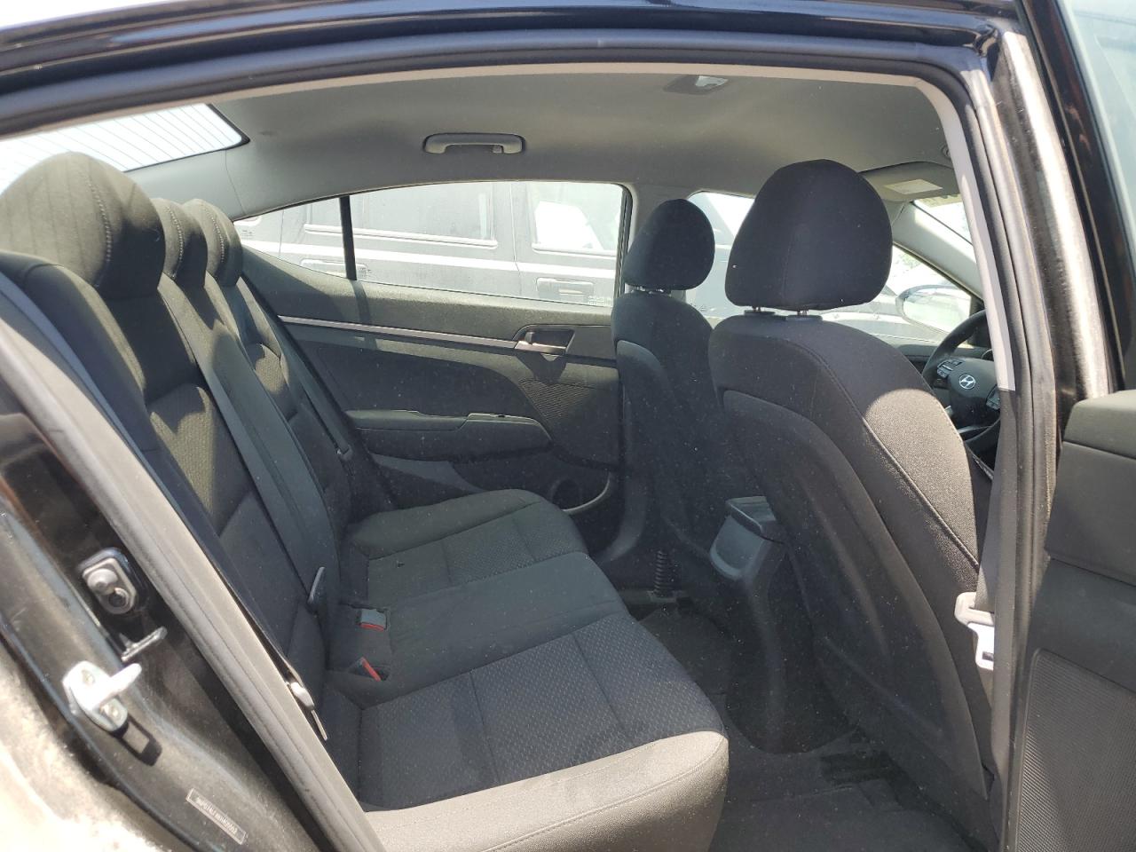 5NPD74LFXKH405552 2019 Hyundai Elantra Se