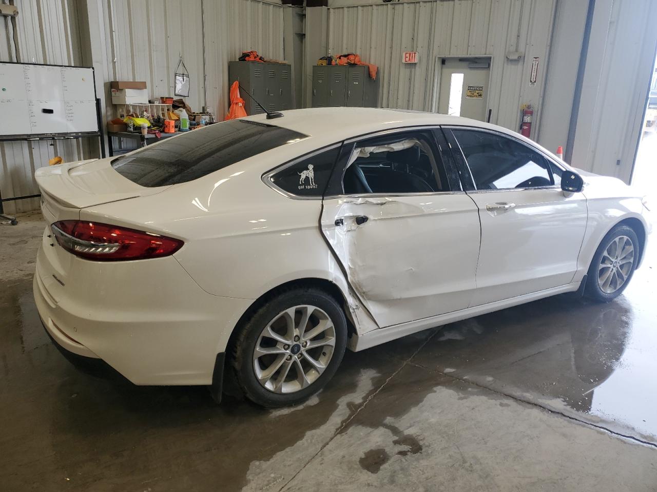 3FA6P0SU5KR236318 2019 Ford Fusion Titanium