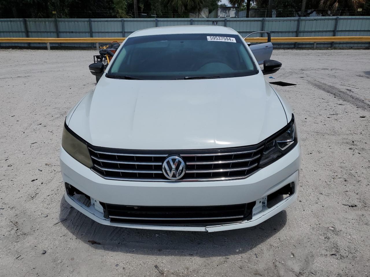 2016 Volkswagen Passat S vin: 1VWAT7A37GC022130