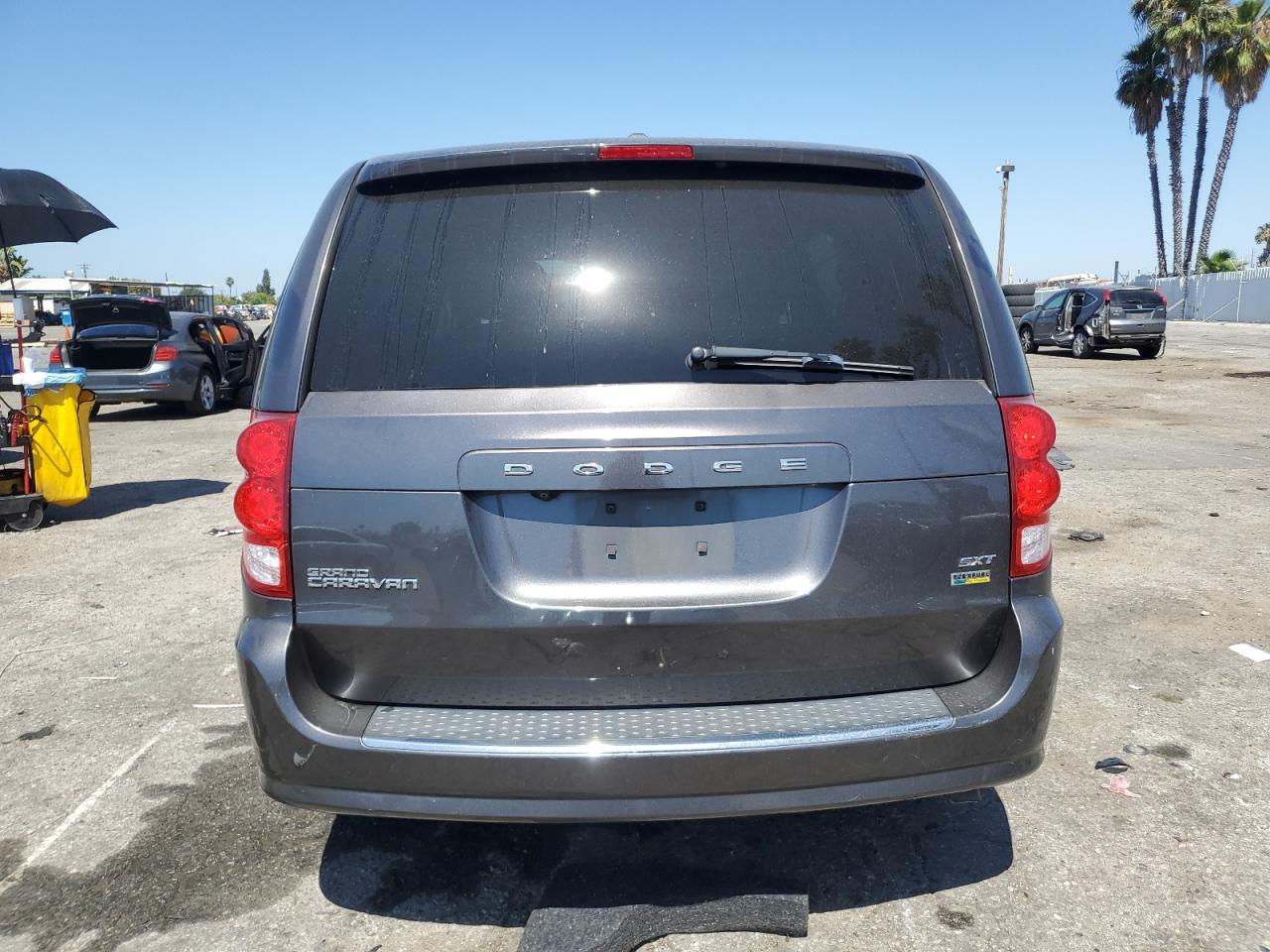 2C4RDGCG8HR805677 2017 Dodge Grand Caravan Sxt