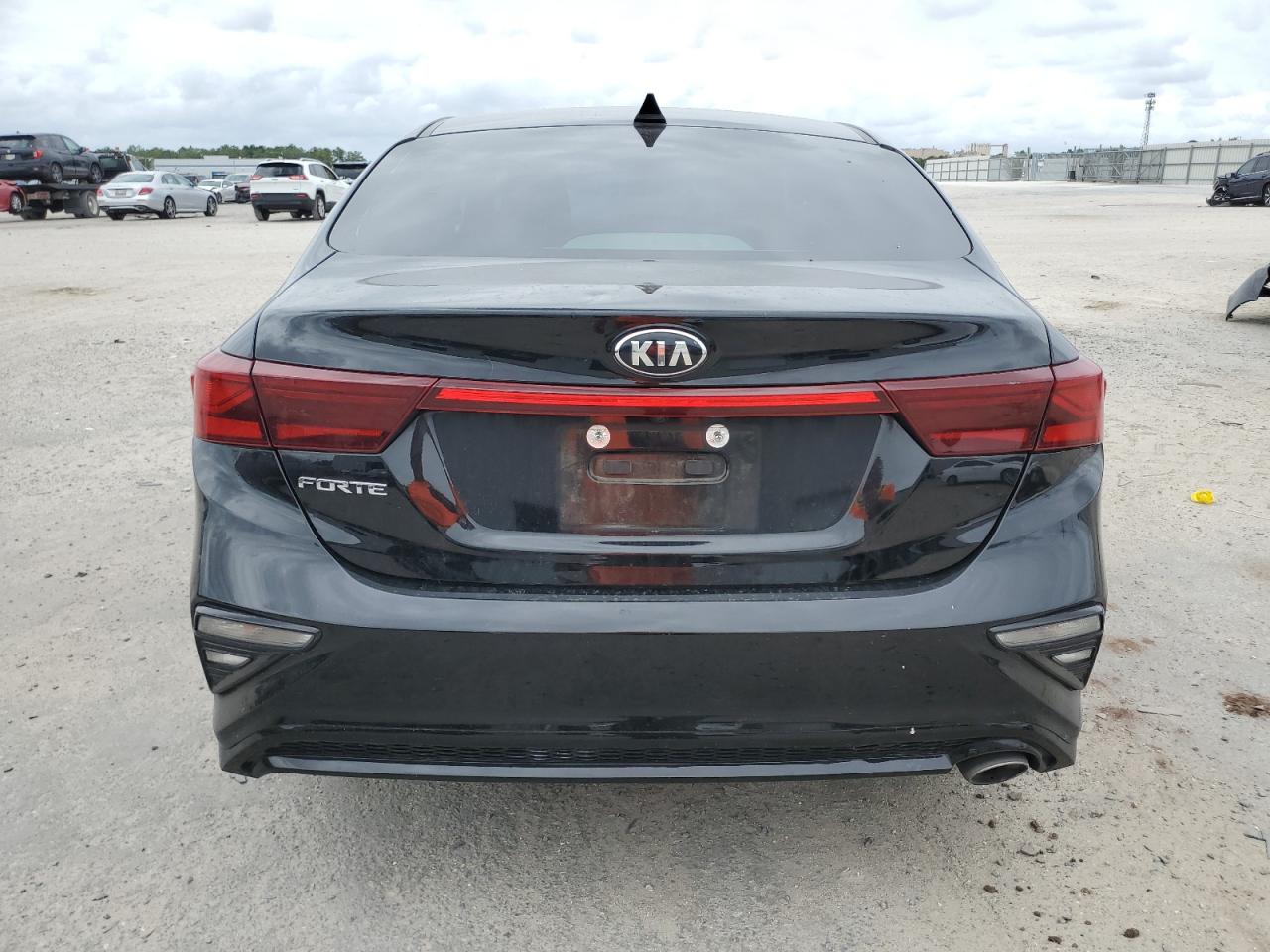 3KPF24ADXME290483 2021 Kia Forte Fe