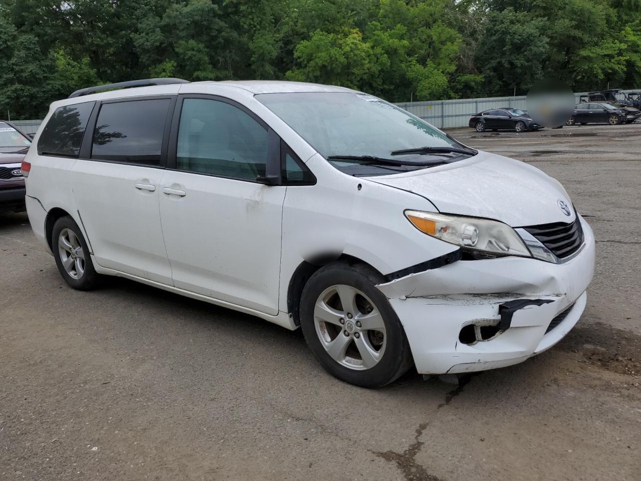 5TDKK3DC6BS026336 2011 Toyota Sienna Le