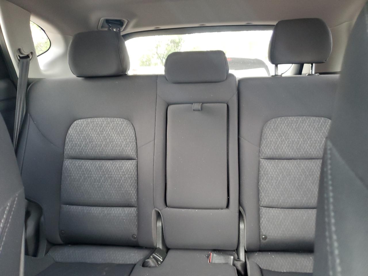 KM8J33A24JU726592 2018 Hyundai Tucson Value