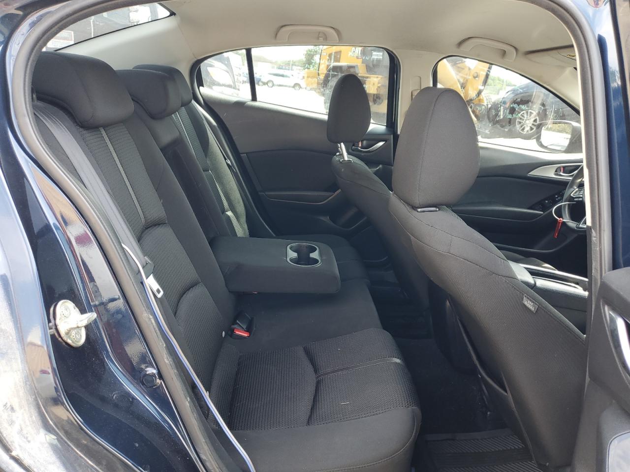 3MZBN1U79JM181988 2018 Mazda 3 Sport