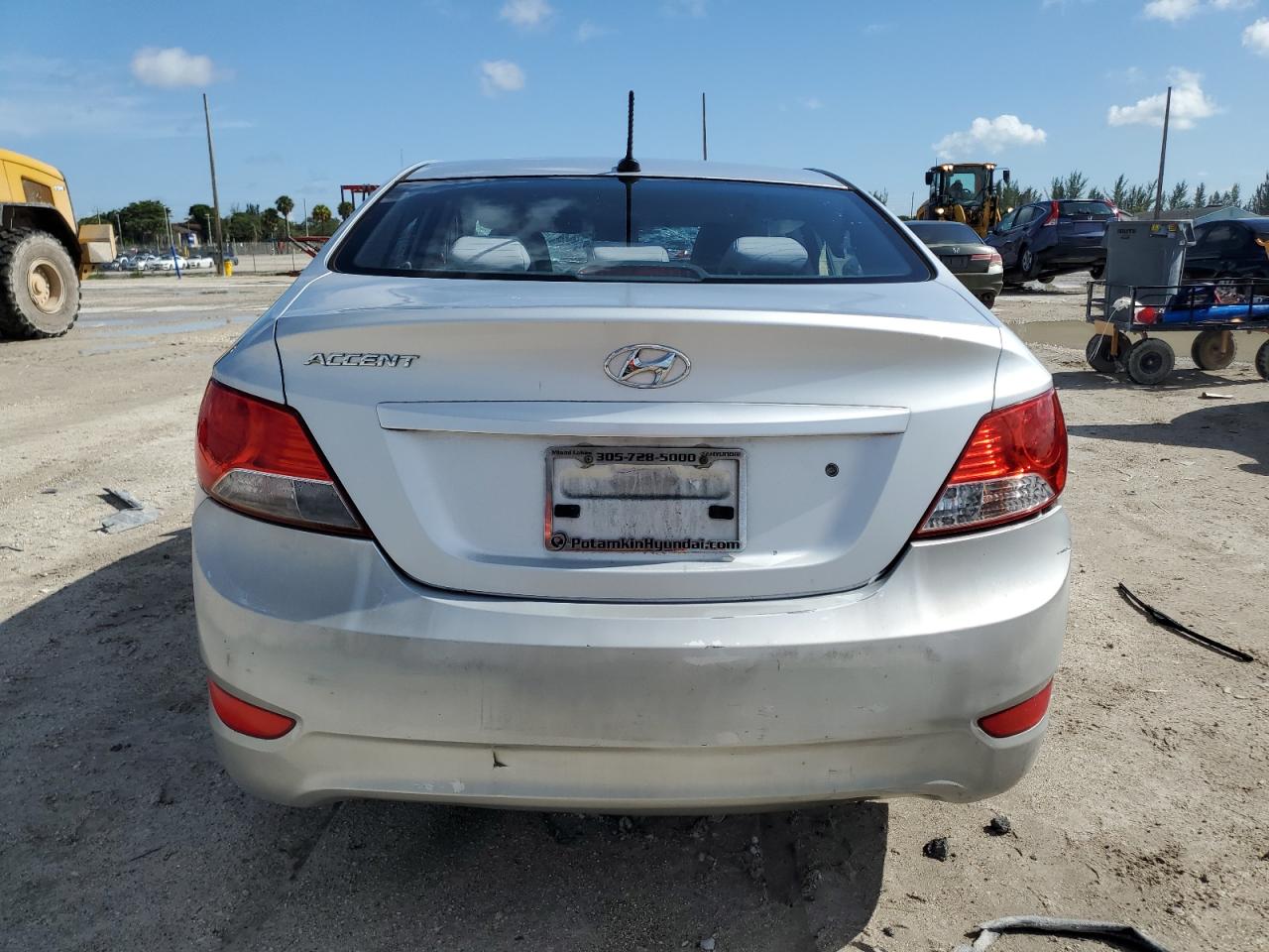 2013 Hyundai Accent Gls vin: KMHCT4AE2DU525092