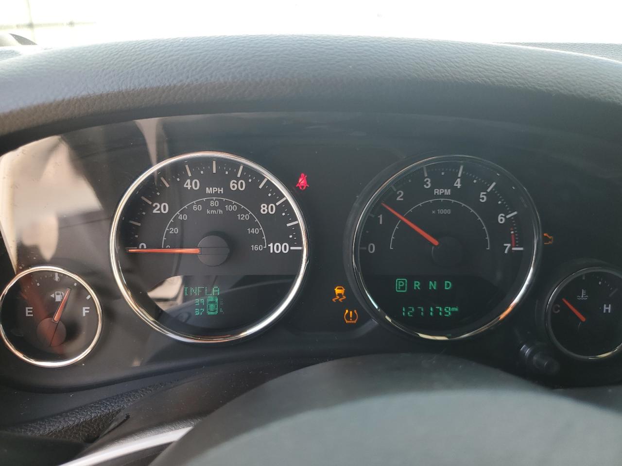 1C4BJWEGXFL555141 2015 Jeep Wrangler Unlimited Sahara