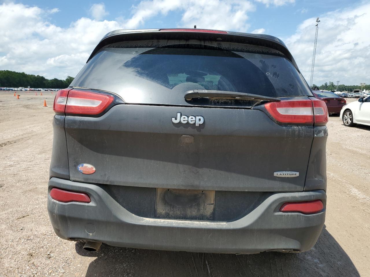 1C4PJLCB8GW136992 2016 Jeep Cherokee Latitude