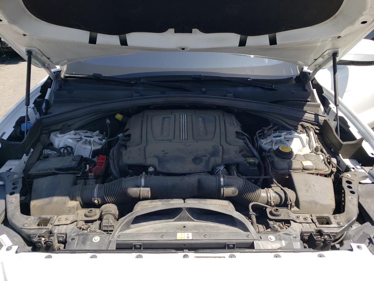 SADCJ2EV1JA271286 2018 Jaguar F-Pace Premium