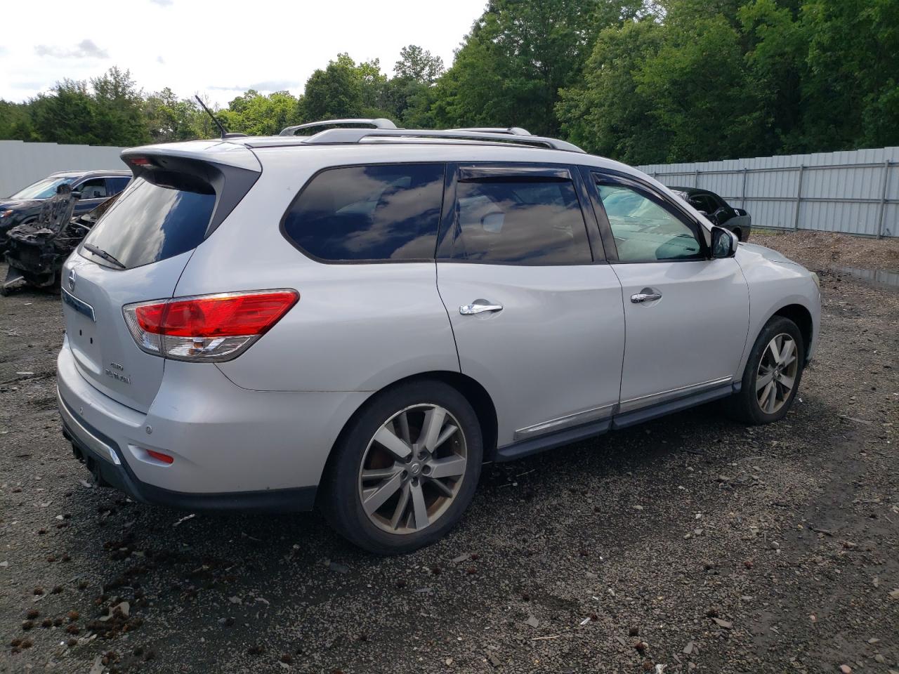 2013 Nissan Pathfinder S vin: 5N1AR2MM3DC602328