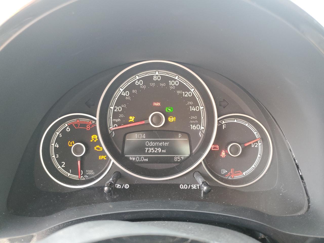 3VWFD7AT3JM708691 2018 Volkswagen Beetle S