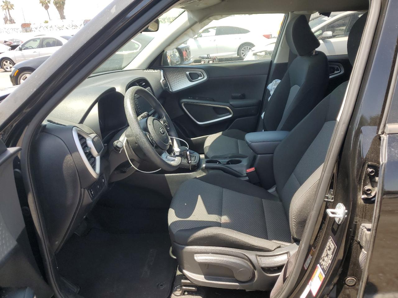 KNDJ23AU9L7700645 2020 Kia Soul Lx