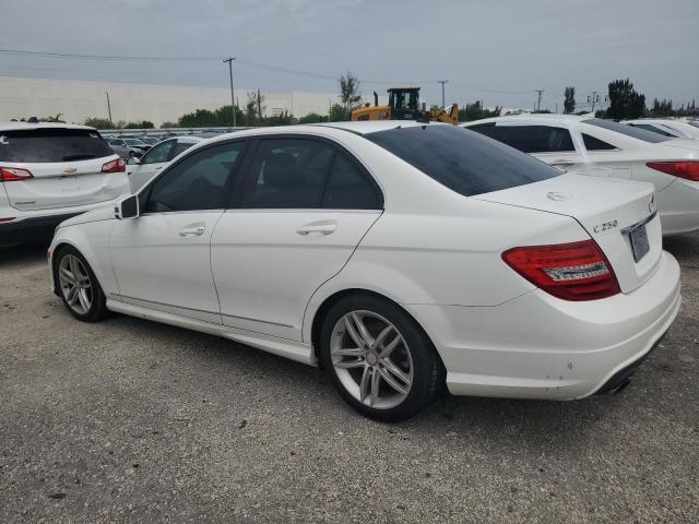 VIN WDDGF4HB7DR277049 2013 Mercedes-Benz C-Class, 250 no.2