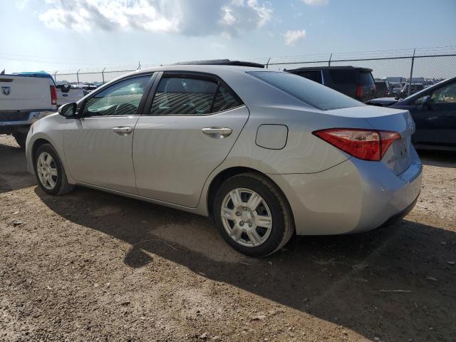 2018 Toyota Corolla L VIN: 5YFBURHE3JP814586 Lot: 57025674