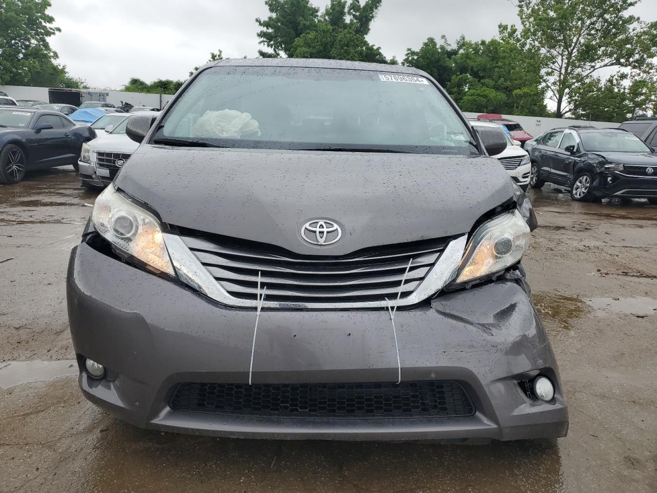 Lot #2633695213 2017 TOYOTA SIENNA XLE