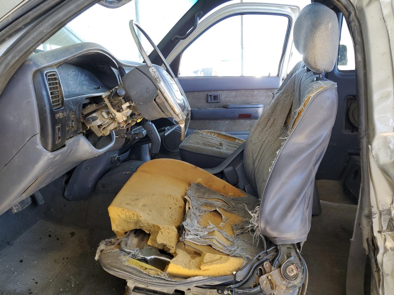 4TASN92N5YZ645317 2000 Toyota Tacoma Xtracab Prerunner