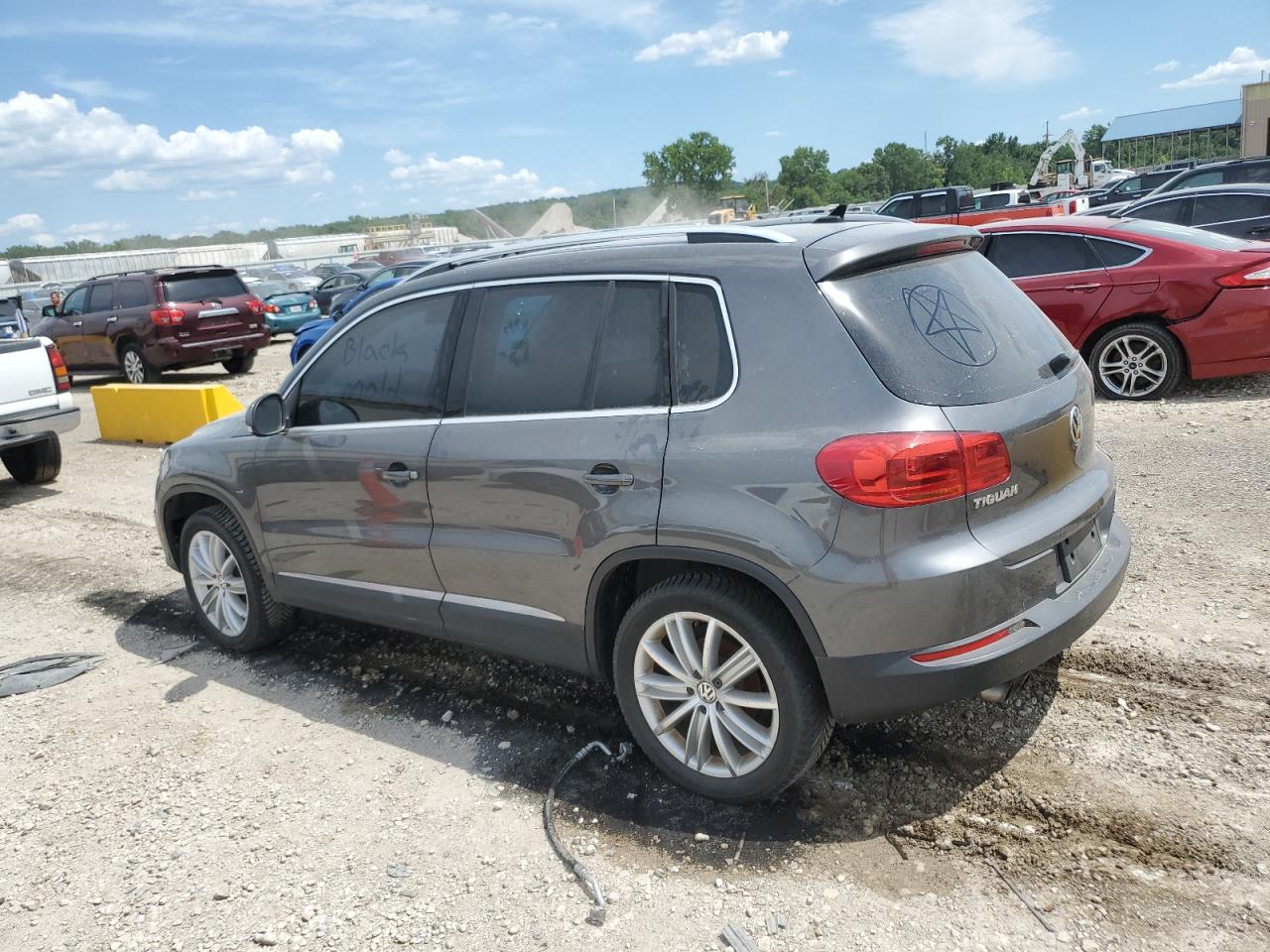 2012 Volkswagen Tiguan S vin: WVGAV7AX0CW096705