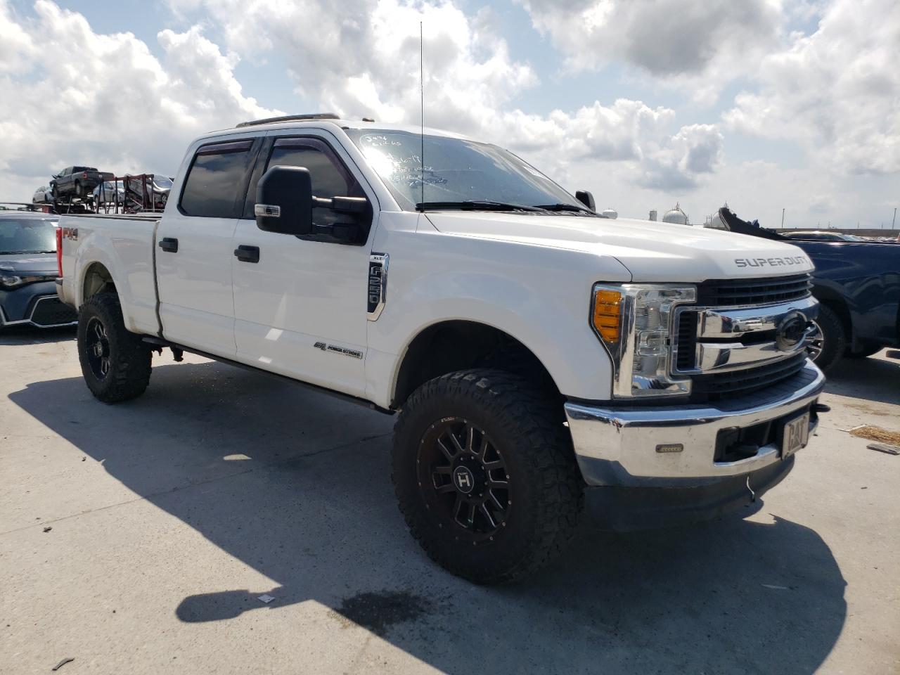 2017 Ford F250 Super Duty vin: 1FT7W2BT8HEB36682