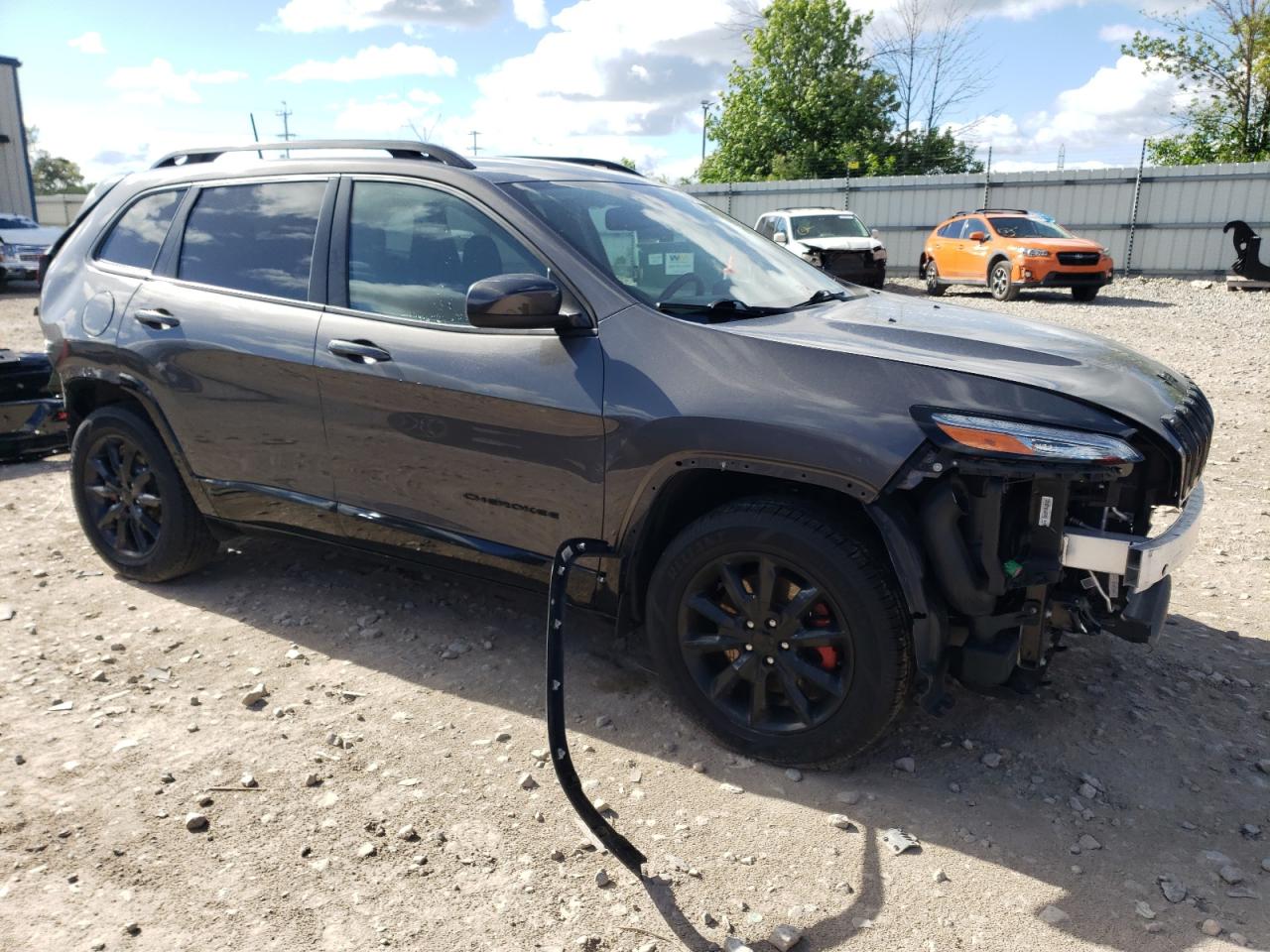 1C4PJMCX8JD600206 2018 Jeep Cherokee Latitude