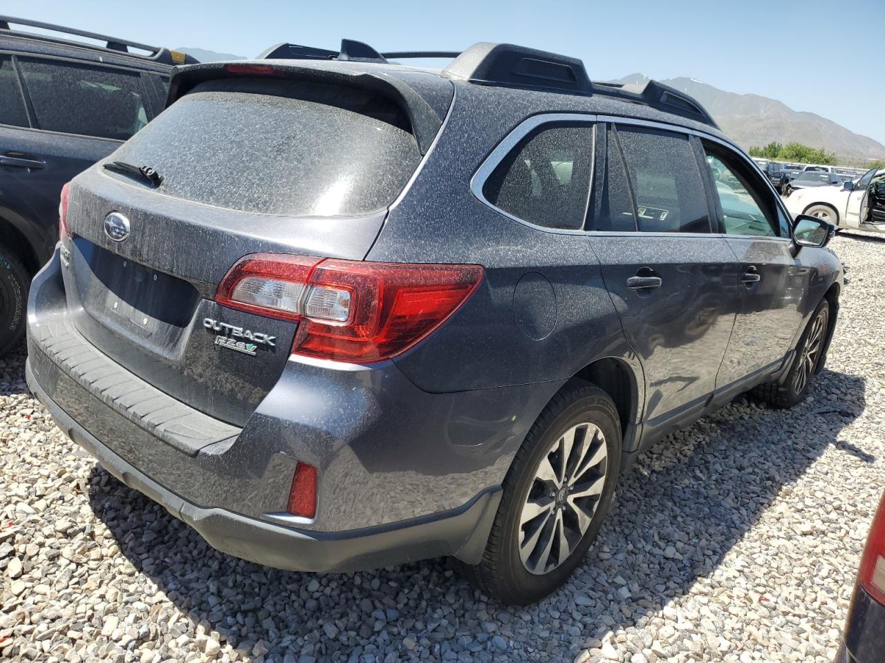 2016 Subaru Outback 2.5I Limited vin: 4S4BSALC2G3226964