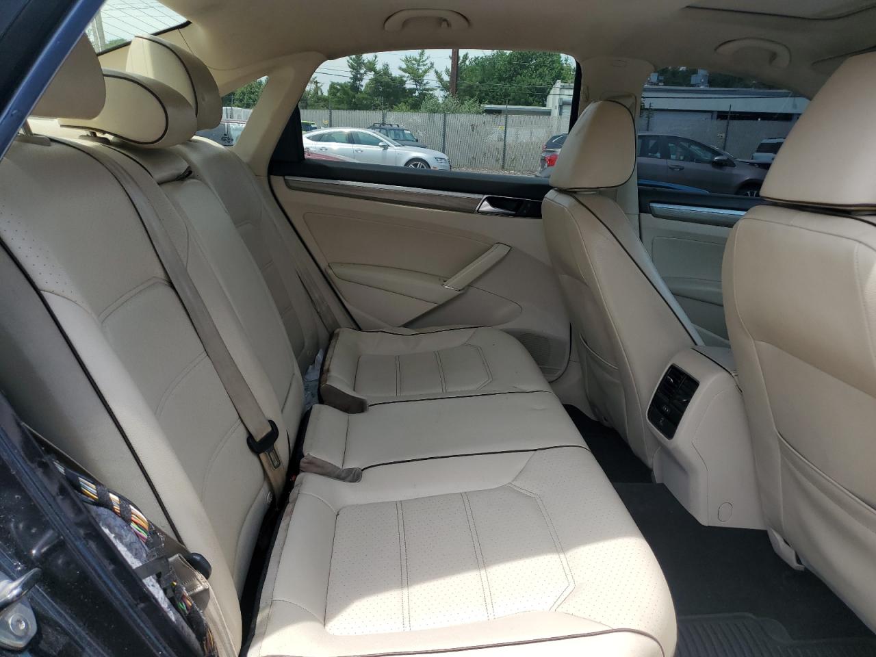 1VWBT7A32HC055509 2017 Volkswagen Passat Se