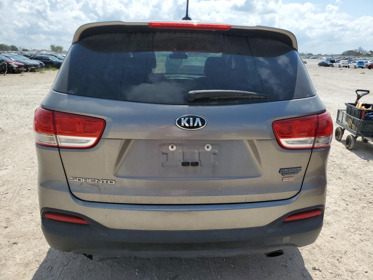 2017 Kia Sorento Lx vin: 5XYPG4A38HG285322