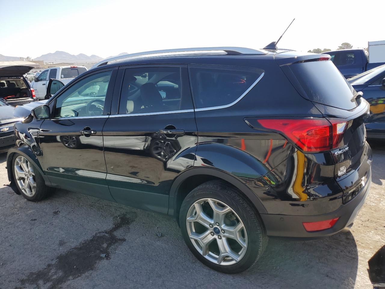 2019 Ford Escape Titanium vin: 1FMCU9J97KUC53990