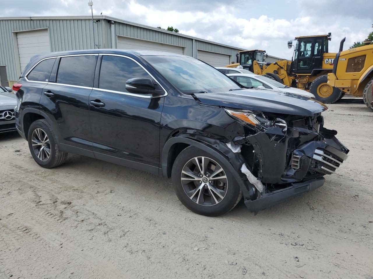 5TDZZRFH8KS336302 2019 Toyota Highlander Le