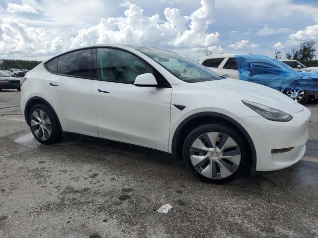 5YJYGDEE7LF049700 Tesla Model Y  4