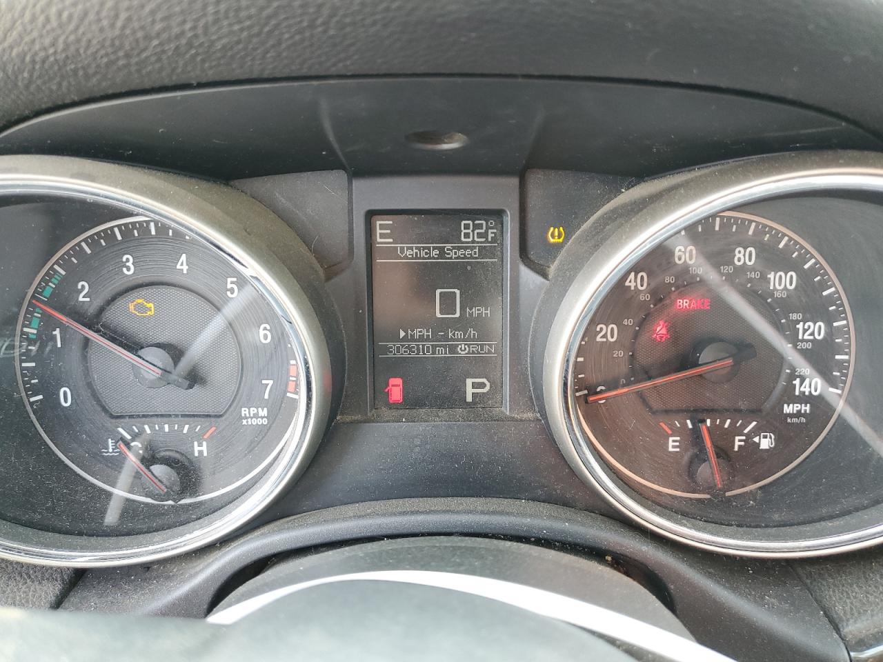 1J4RR4GG3BC510622 2011 Jeep Grand Cherokee Laredo