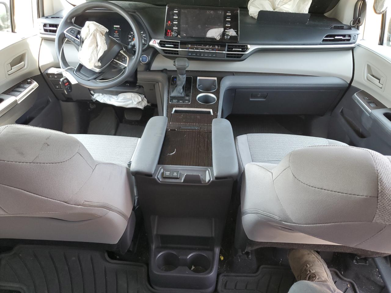 5TDKRKEC1MS060448 2021 Toyota Sienna Le