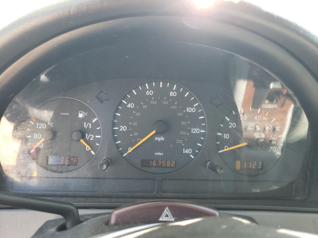 4JGAB54E6YA161195 2000 Mercedes-Benz Ml 320