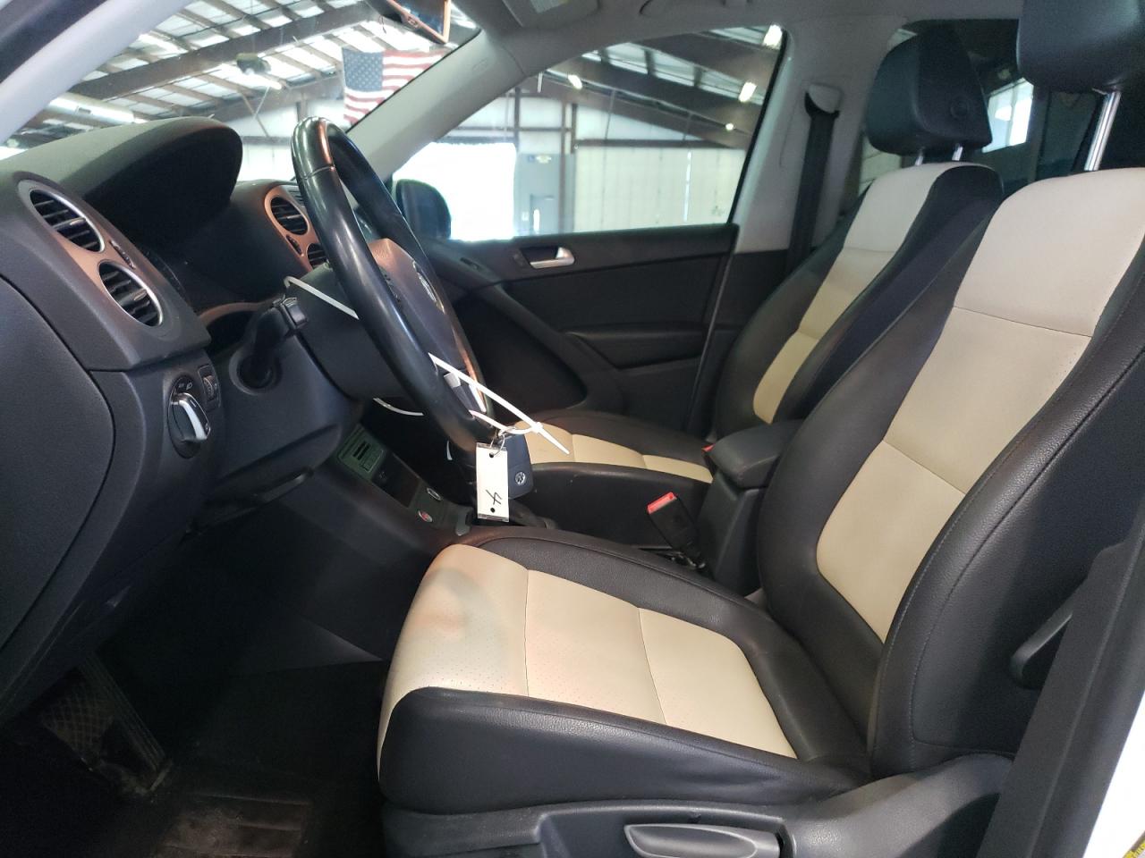 2017 Volkswagen Tiguan S vin: WVGBV7AX1HK027511