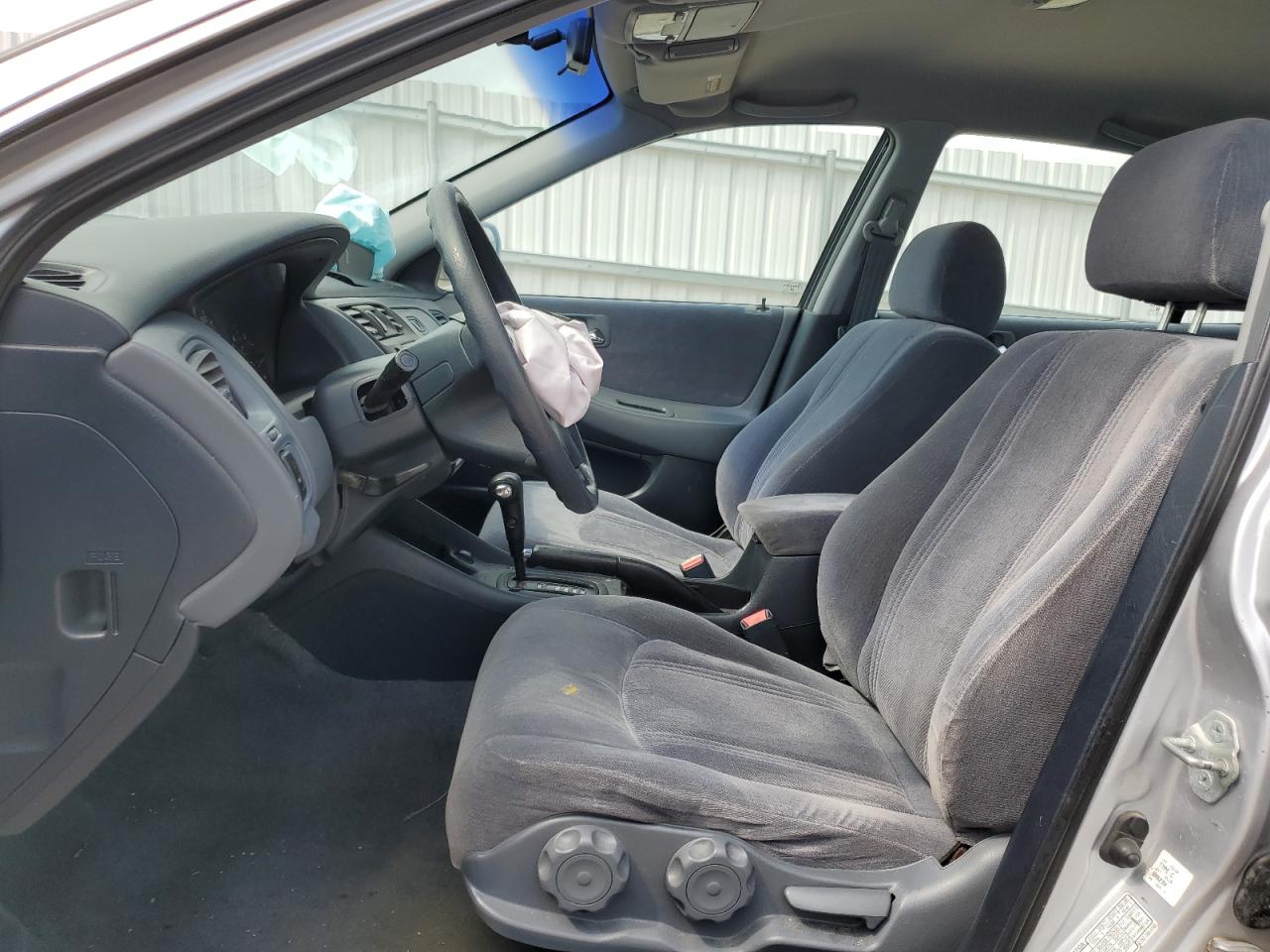 1HGCG5645YA142495 2000 Honda Accord Lx