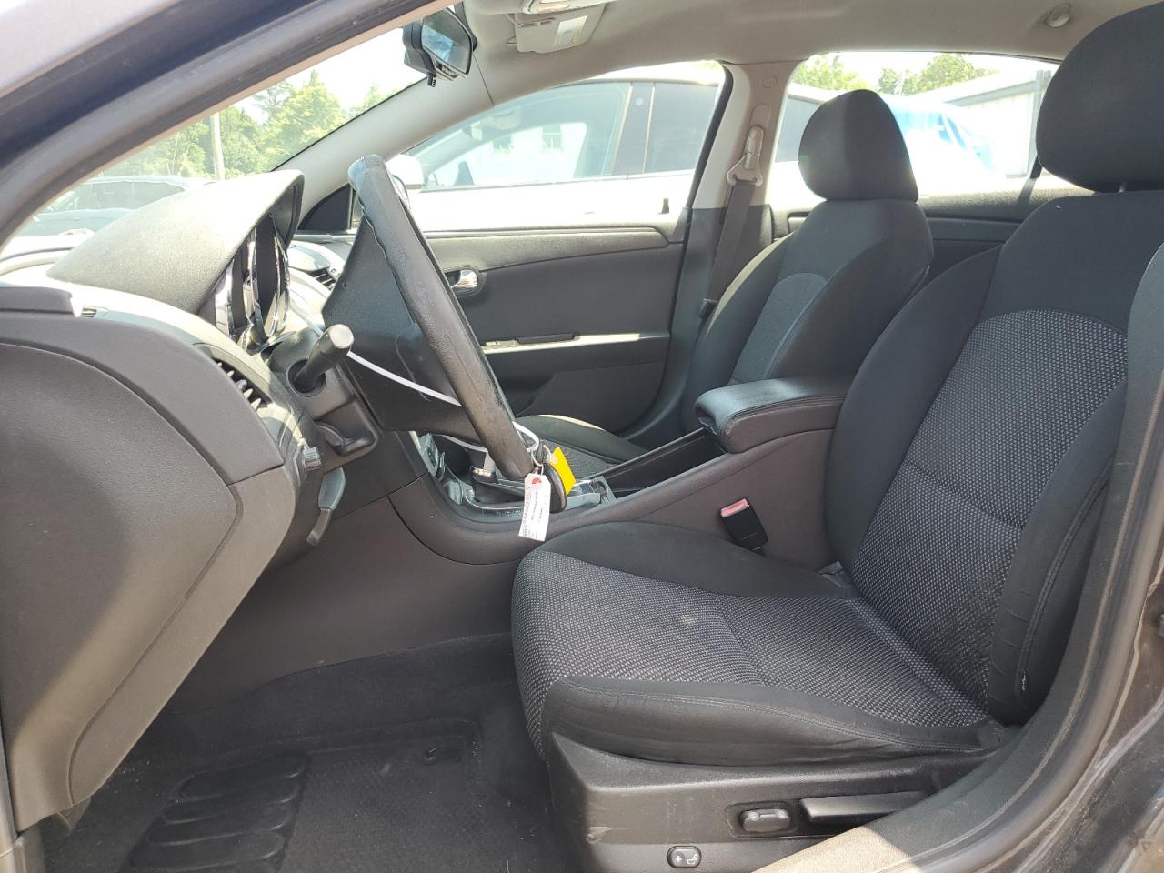 1G1ZC5E11BF271817 2011 Chevrolet Malibu 1Lt