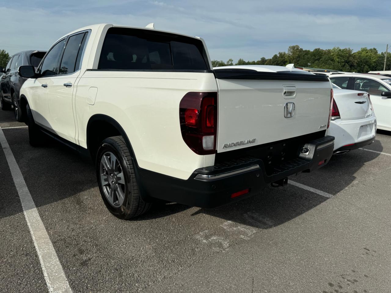 2019 Honda Ridgeline Rtl vin: 5FPYK3F77KB007249