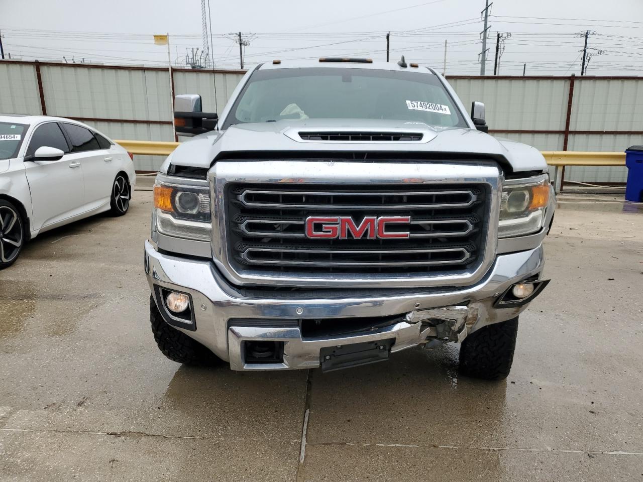 1GT12TEY5JF253084 2018 GMC Sierra K2500 Slt