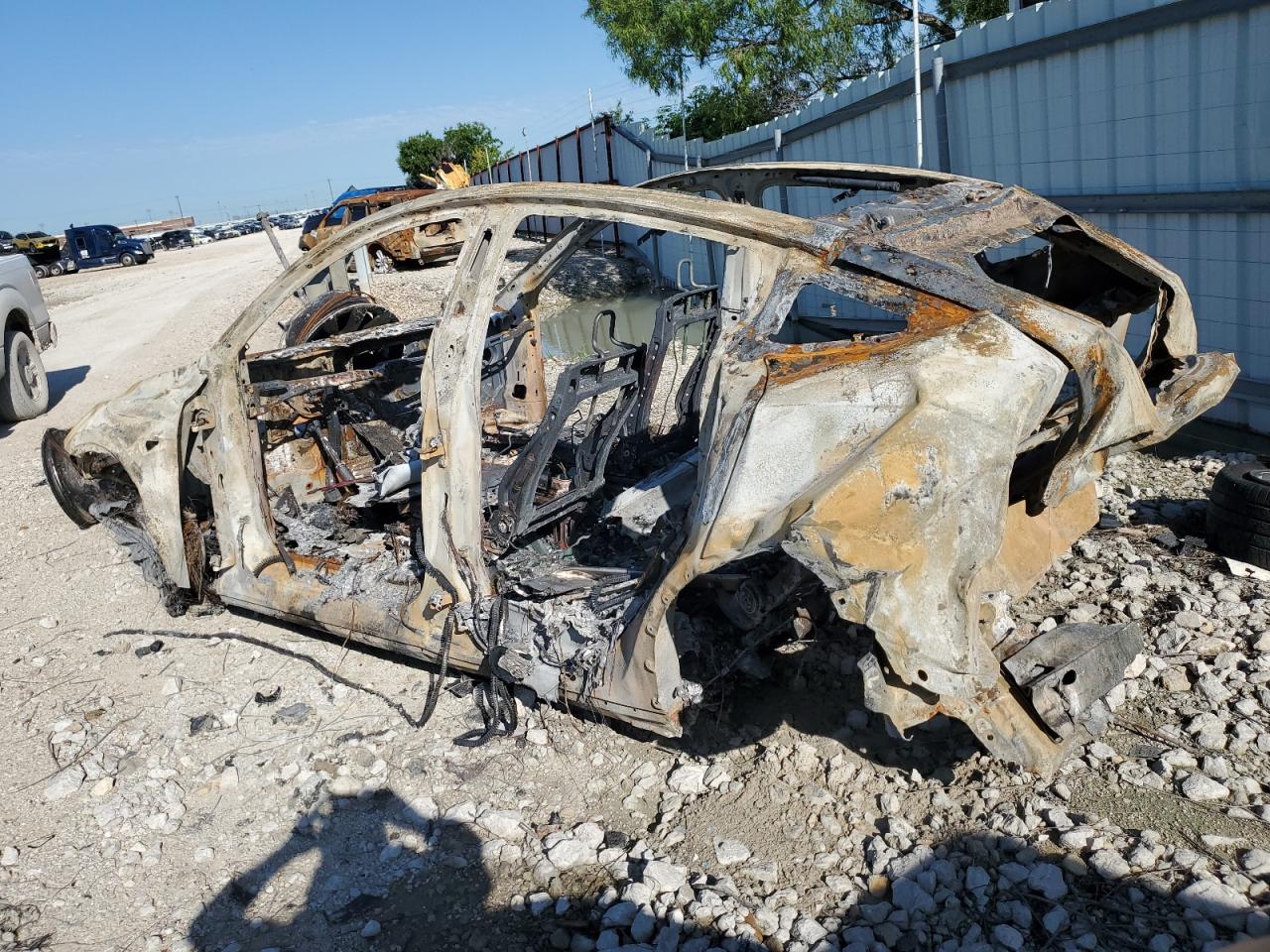 TESLA MODEL Y 2023 burn  electric 7SAYGDEE3PA035217 photo #3