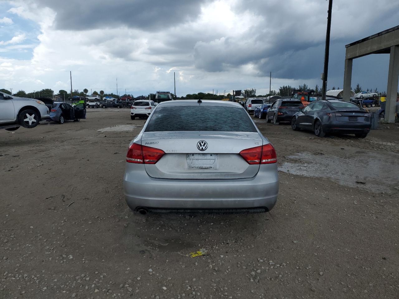 1VWBH7A37CC109770 2012 Volkswagen Passat Se