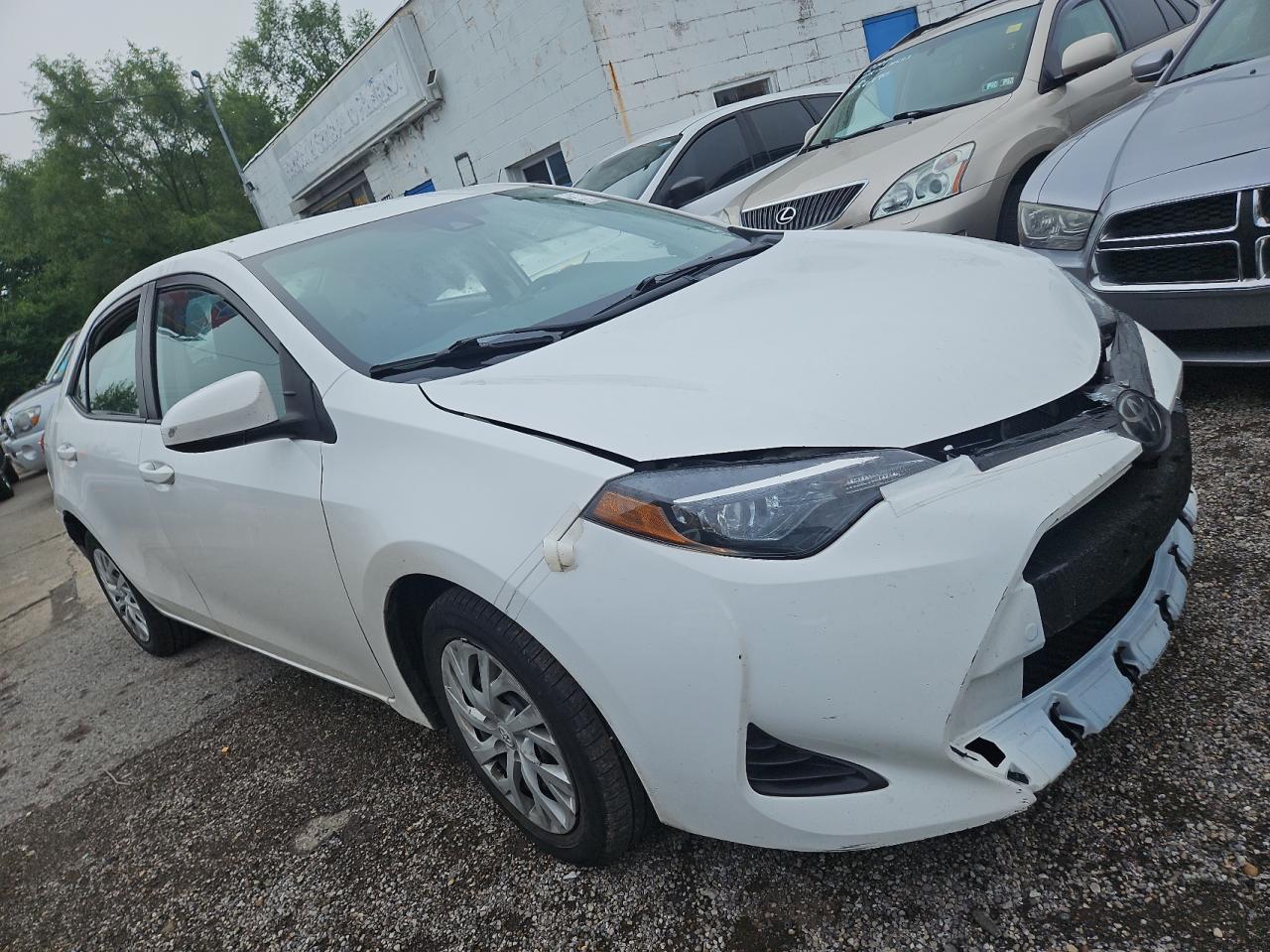 2019 Toyota Corolla L vin: 5YFBURHEXKP939683