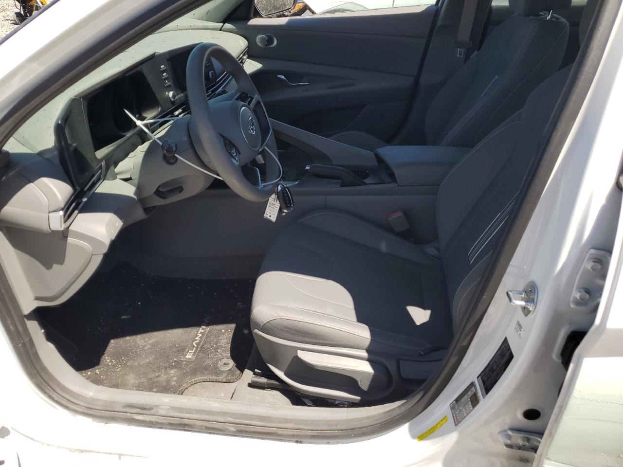 5NPLM4AG0NH081371 2022 Hyundai Elantra Sel