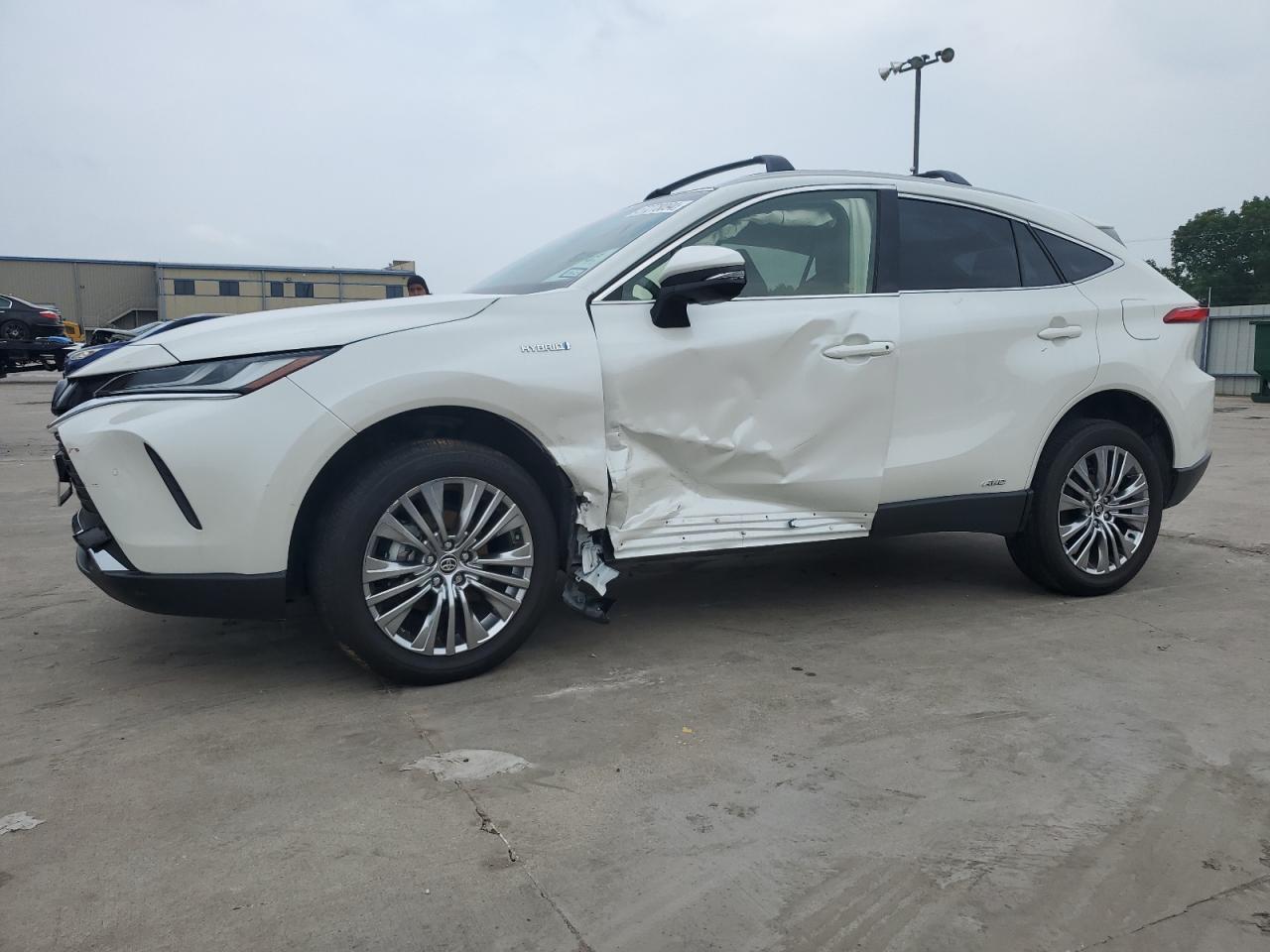 JTEAAAAH1MJ000743 2021 Toyota Venza Le