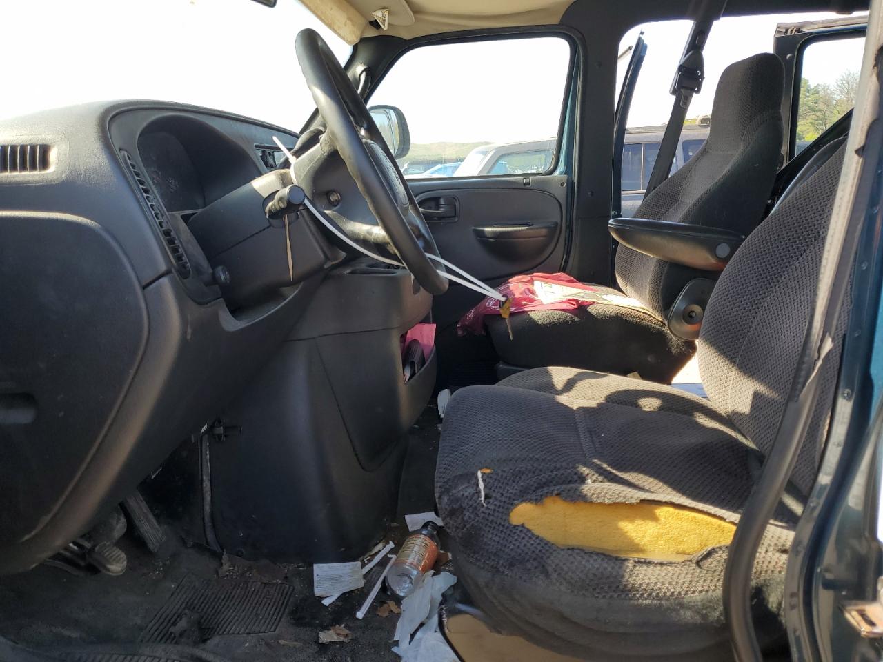 2B5WB25Y92K135275 2002 Dodge Ram Wagon B2500