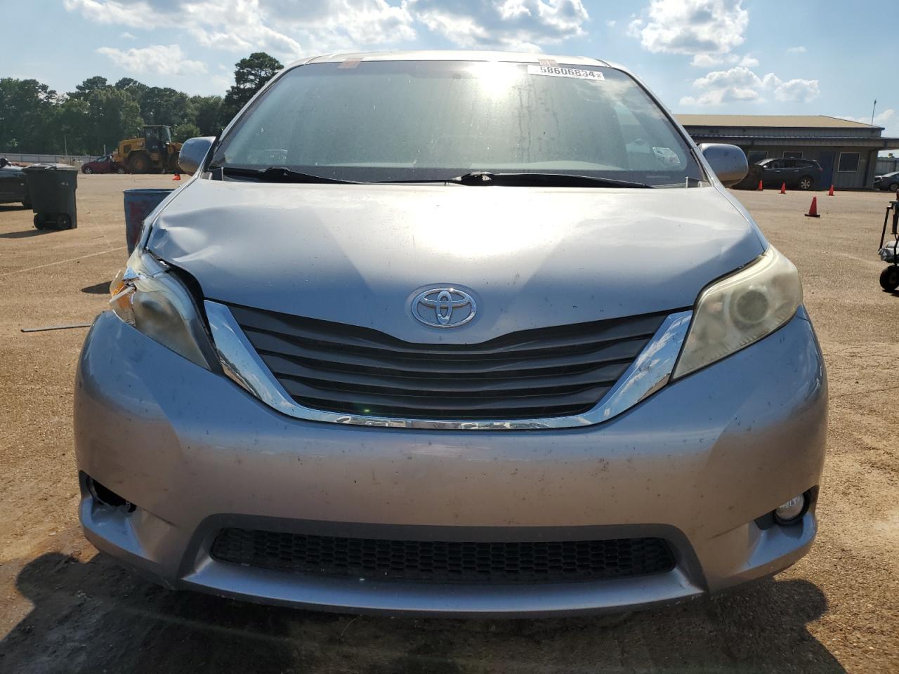 5TDYK3DC4DS325028 2013 Toyota Sienna Xle